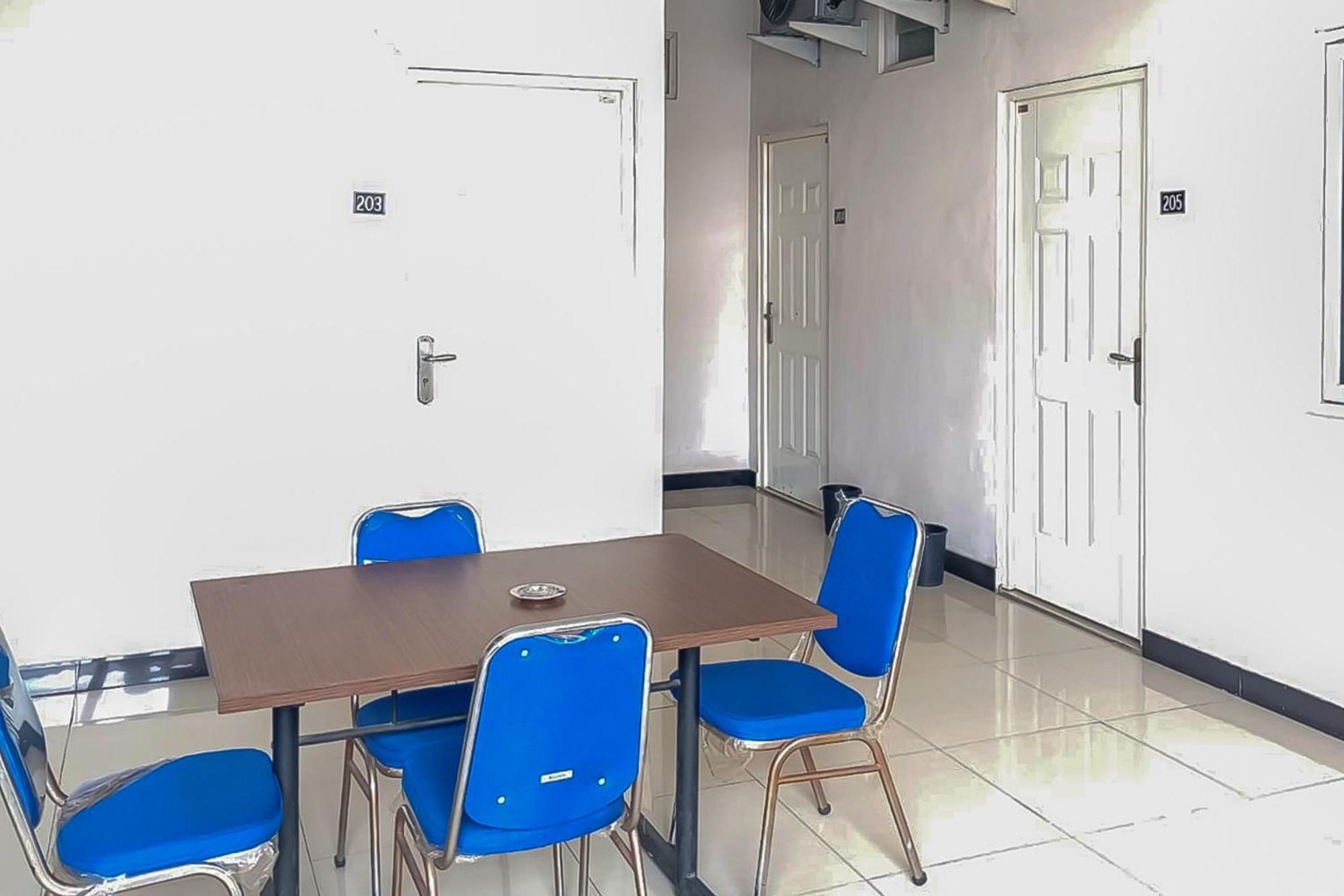 Waringin Guest House Tegal Mitra Reddoorz Luaran gambar